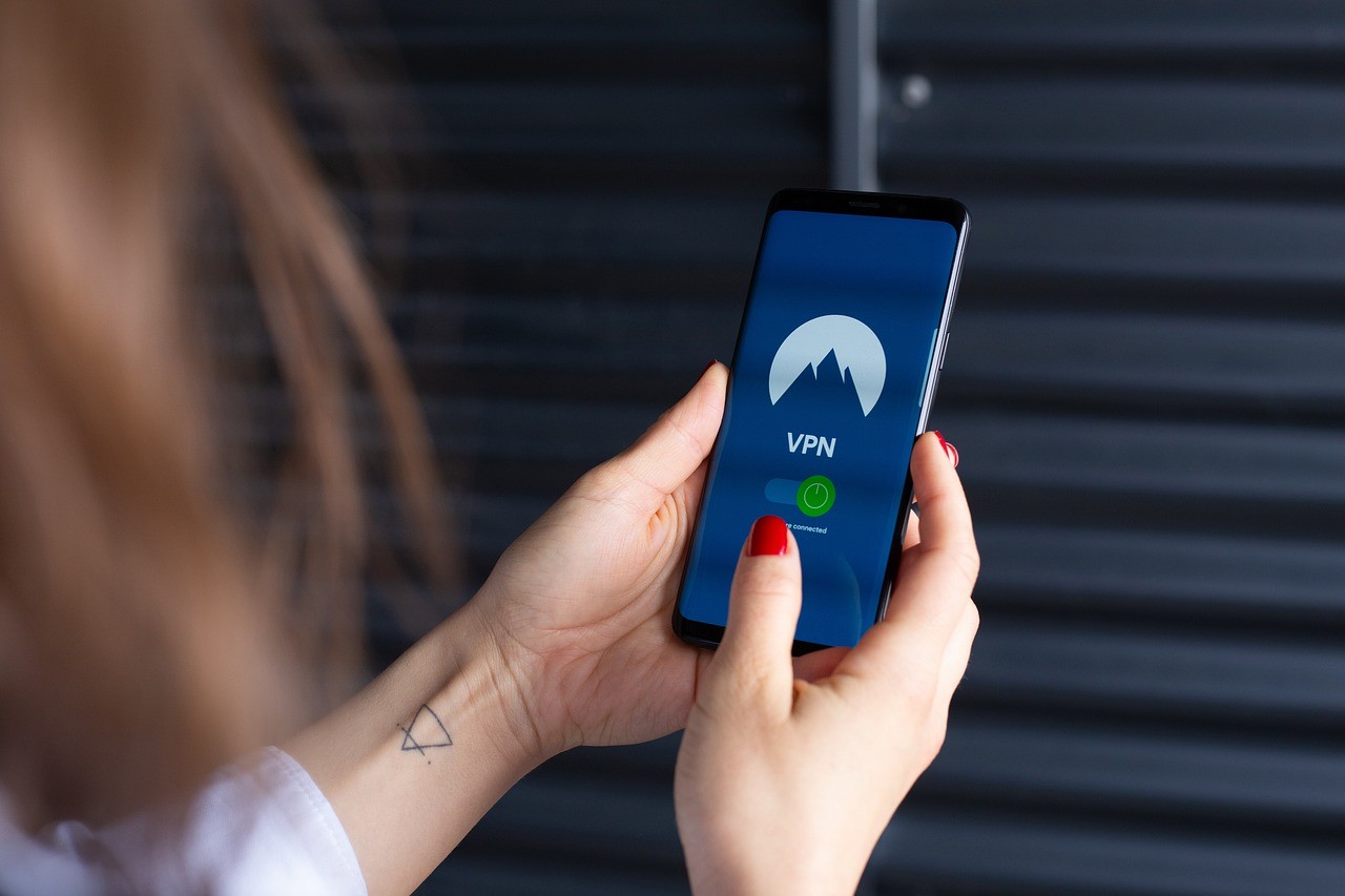 Navigating the Basics What Is a VPN and How Does It Work
